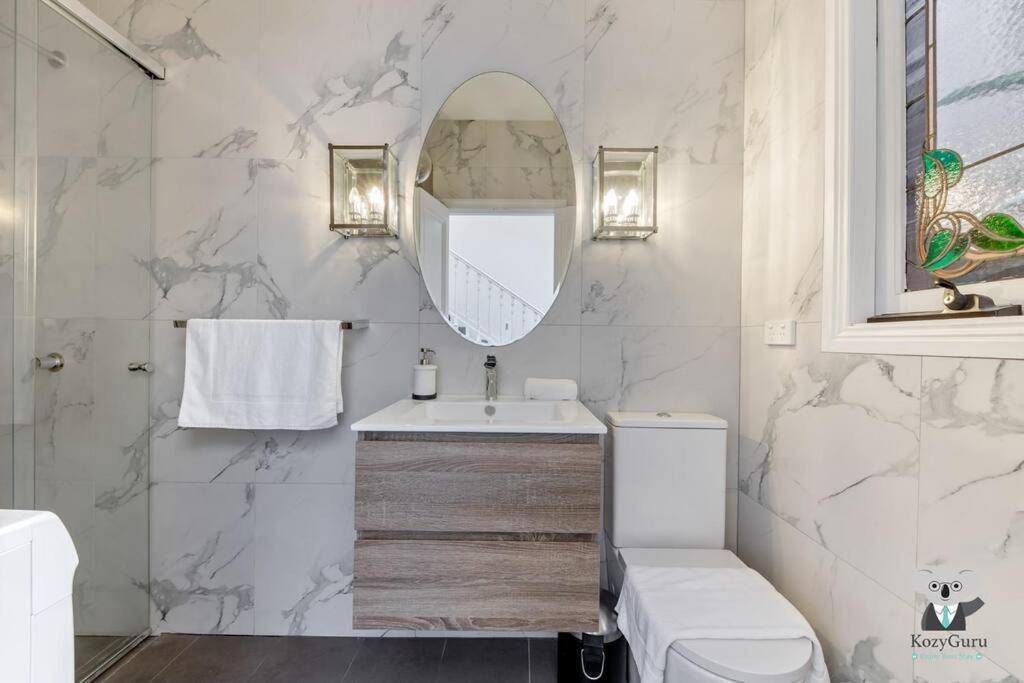 Glebe Cozy 2 Bedroom Stunning Terrace House / Ngl058 * Sydney