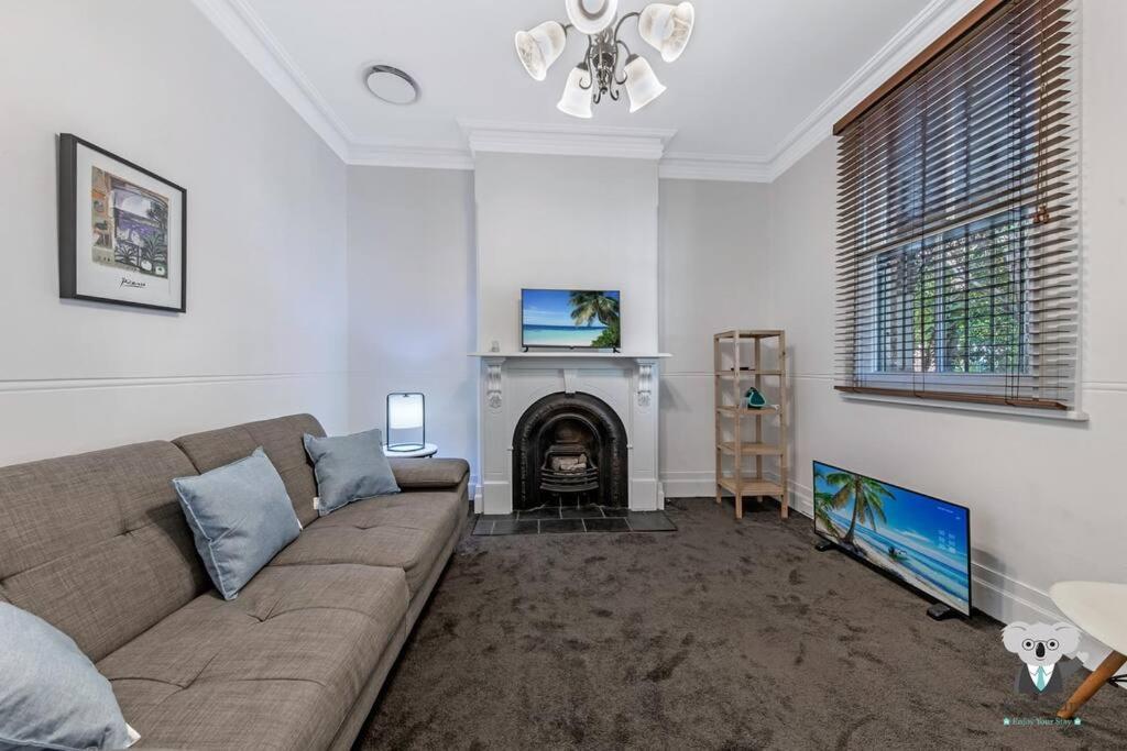 Glebe Cozy 2 Bedroom Stunning Terrace House / Ngl058 Apartment Sydney