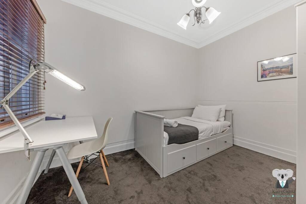 Glebe Cozy 2 Bedroom Stunning Terrace House / Ngl058